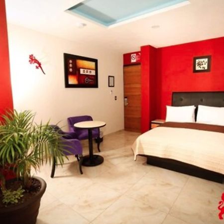 Hotel Leones Puebla Exterior photo